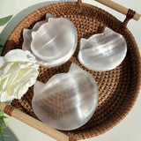 Load image into Gallery viewer, Selenite Cat Face Bowl